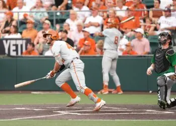 College World Series Preview: No. 6 Texas vs No. 3 Georgia