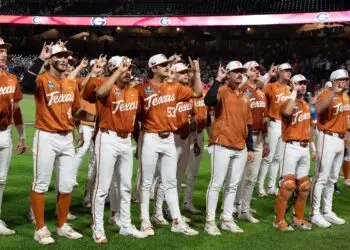 Texas’ season ends in Omaha with 2-0 loss to Georgia