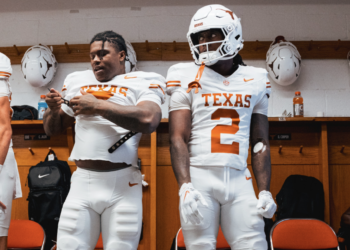 Live Notes from No. 1 Texas vs No. 14 Tennessee