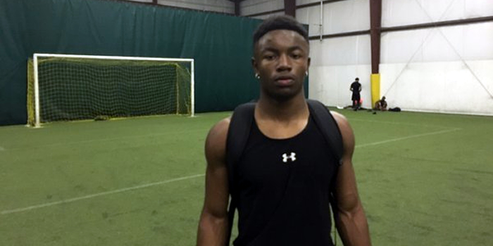 Longhorns flip Nacogdoches DB Josh Thompson from TCU