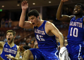Mavericks down Longhorns 72-61