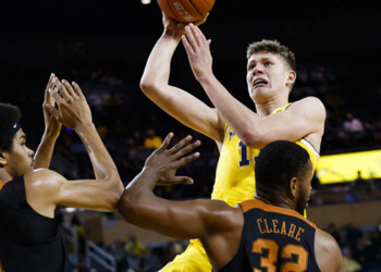 Texas Basketball loses a thriller to Michigan in Ann Arbor 50-53