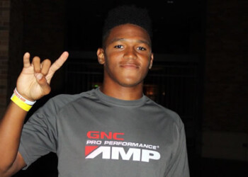 Texas Lands Its Gunslinger For 2019 in Port Neches-Groves Quarterback Roschon Johnson