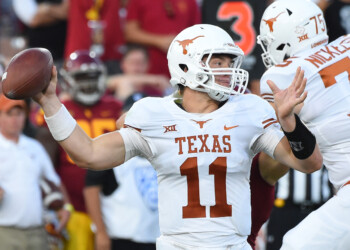 Quarterback Controversy In Austin? Are You #TeamBuechele or #TeamEhlinger?