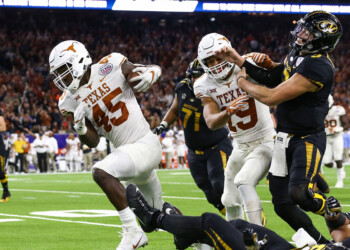 Longhorns upset Missouri 33-16 in Texas Bowl, finish season strong