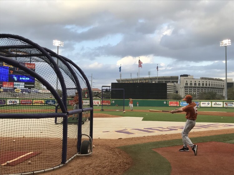 LSU overcomes 5 run deficit, defeats Texas 10-5