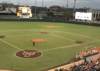 Texas Baseball limited to six hits, falls to Stanford, 7-1