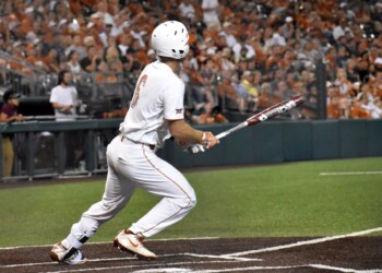 Texas dominates Texas Southern, will face Texas A&M in winner’s bracket