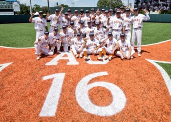 Omaha Bound: 5-2 win over Tennessee Tech sends Texas to College World Series