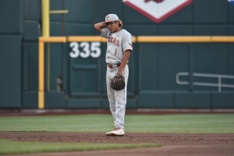Texas falls to Arkansas in CWS opener, 11-5