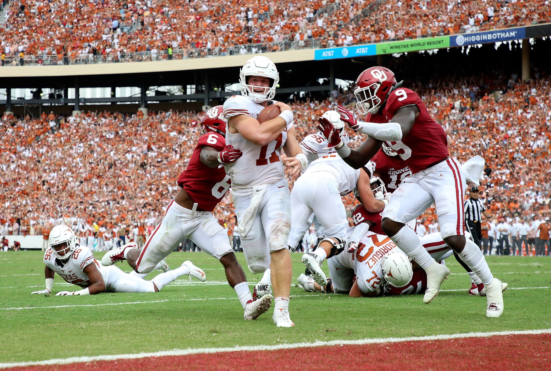 #19 Texas survives #7 Oklahoma 48-45