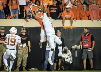 Oklahoma State starts hot, hangs on for homecoming upset over #6 Texas
