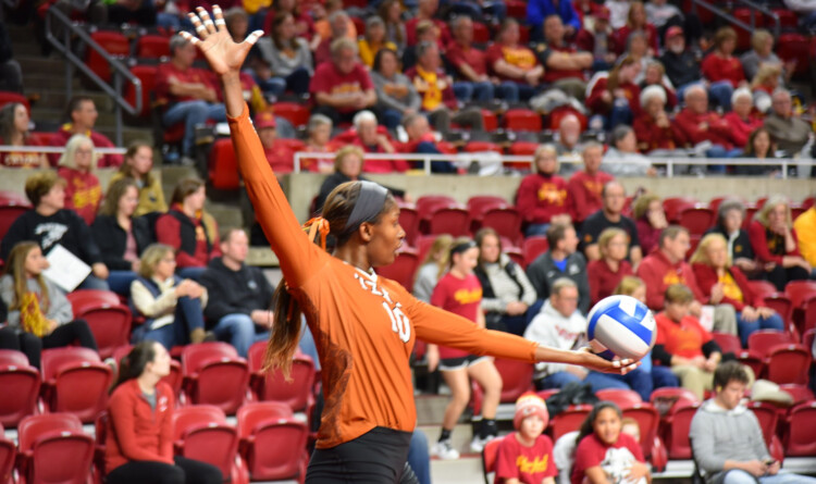 Point Texas: On the road, #8 Texas wins their second against Iowa State