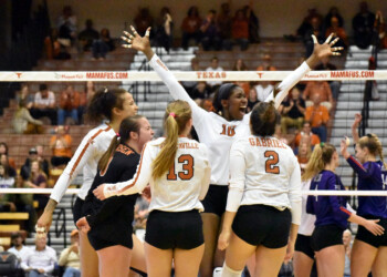 Point Texas:  #6 Longhorns continue their home streak over Horned Frogs