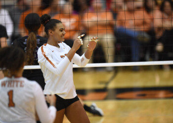 Point Texas: Longhorns Win First Match of NCAA Tournament 