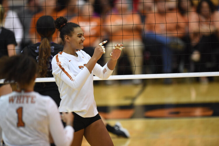 Point Texas: Longhorns Win First Match of NCAA Tournament 