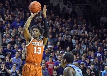 Dominant second half helps Texas open conference play with blowout win over K-State