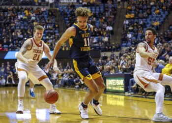 Texas dominates West Virginia in Morgantown, 75-53