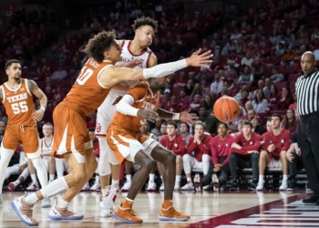 Texas Falls Short in Norman, 67-69