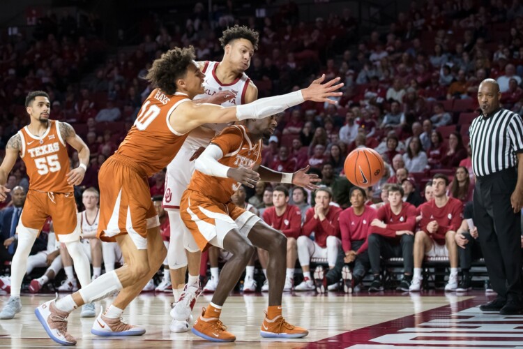 Texas Falls Short in Norman, 67-69