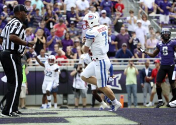 Former Longhorn Shane Buechele gets the best of TCU