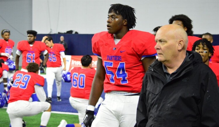 Talking Texas with 2021 OL target Savion Byrd