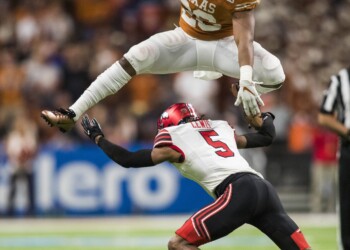 Texas uses strong defensive performance to power over #11 Utah