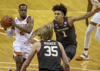 Shorthanded Texas falls to Oklahoma, 80-79