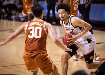 Poor offensive showing dooms Texas in 75-67 loss to Oklahoma State