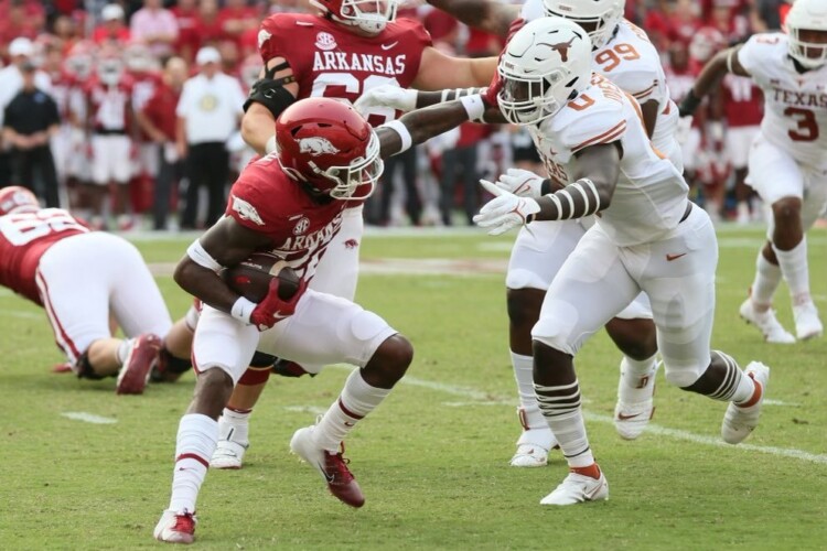No. 15 Longhorns stunned on the road, fall to Arkansas 40-21