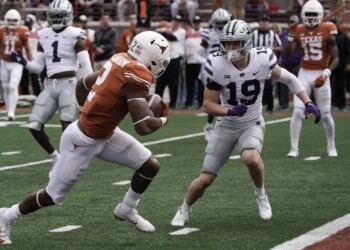 Thoughts and Takeaways: Roschon Johnson carries Texas to victory in season finale