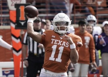 Texas QB Casey Thompson enters transfer portal