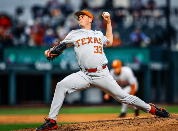 No. 8 Texas baseball bounces back with 7-1 over Oklahoma