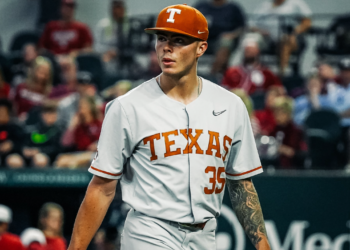 Texas’s bullpen struggles continue in 4-2 loss to Oklahoma
