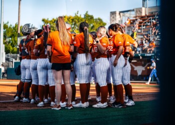 No. 15 Longhorns earn 9th run-rule victory of the season in 14-4 romp over UT Arlington