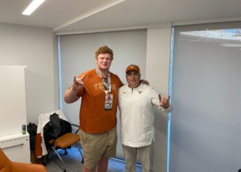 Texas offensive line receives major boost with commitment of Connor Stroh