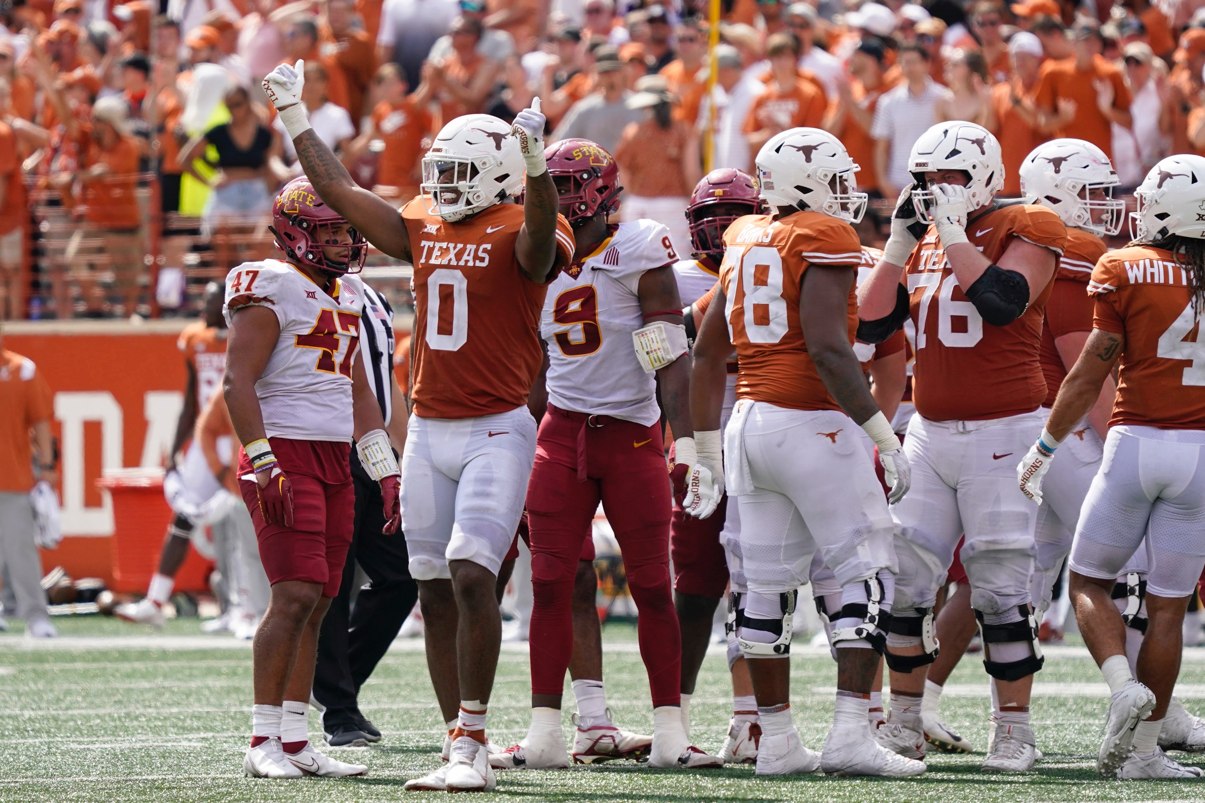Longhorns survive the Cyclones, extend winning streak with a 24-21 victory