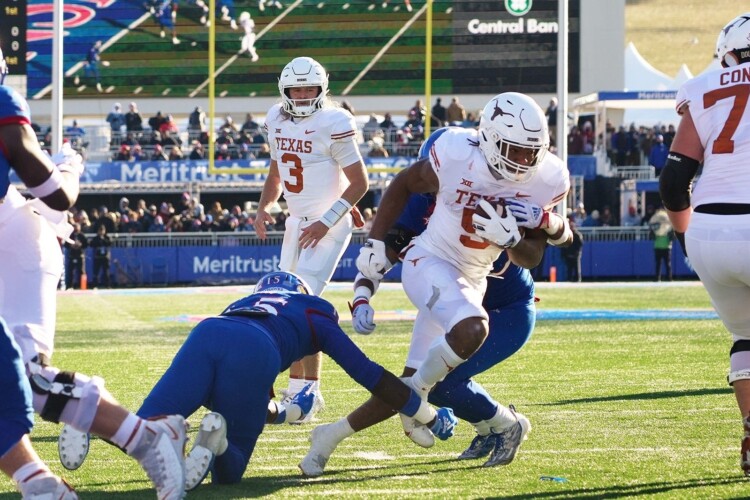 Jayhawk Down: Texas stomps Kansas 55-14 in dominant road victory